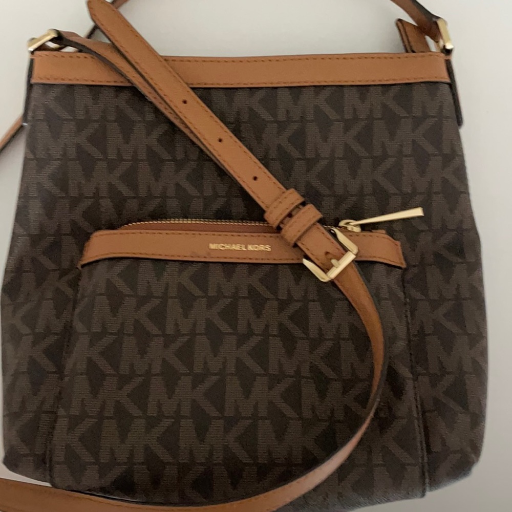 Michael Kors Signature purse in brown & tan
